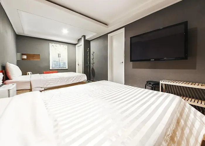 Biz Jongro - Insa-dong Hostel *